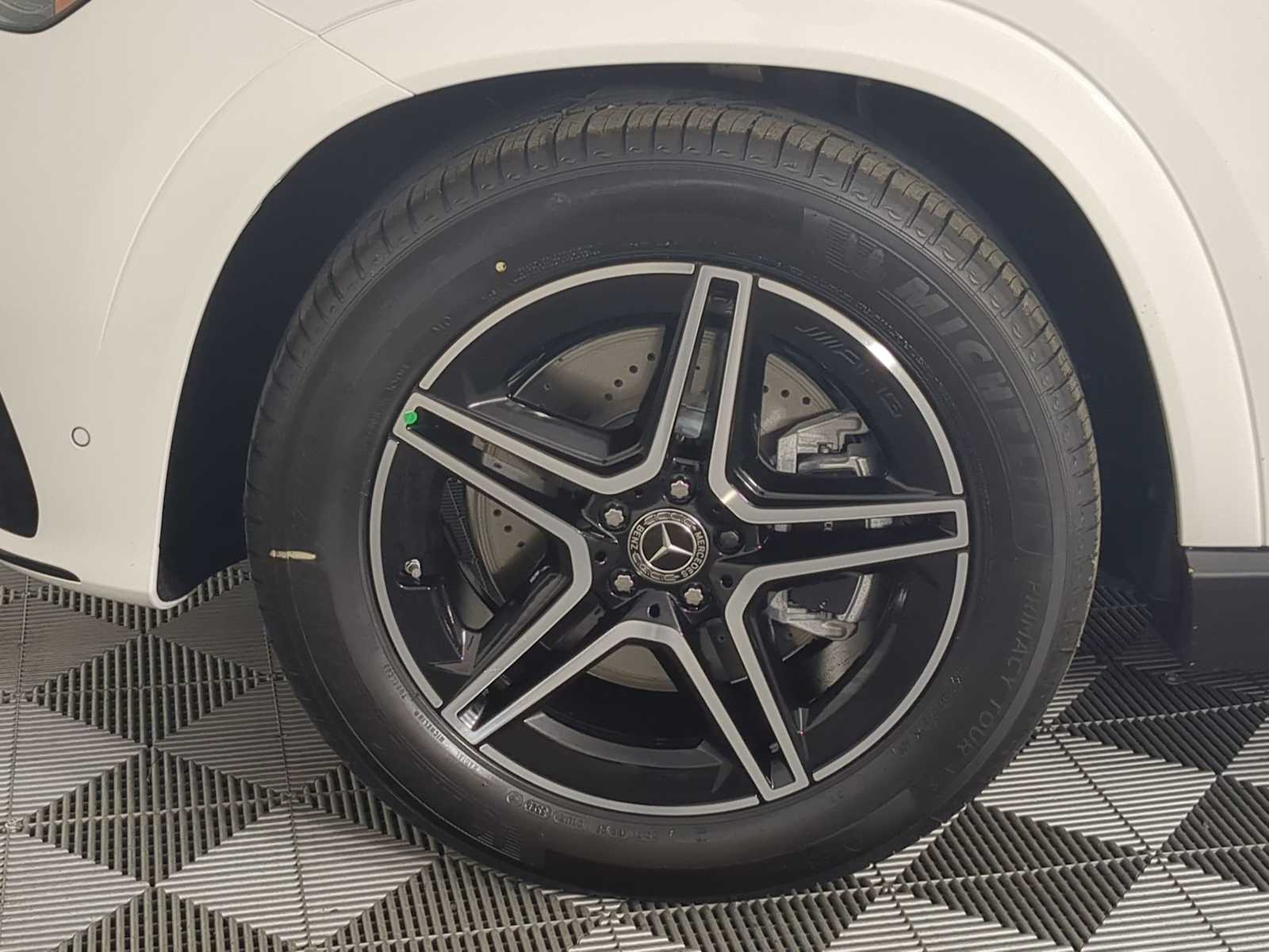 Thumbnail: 2026 Mercedes-Benz GLE - 12