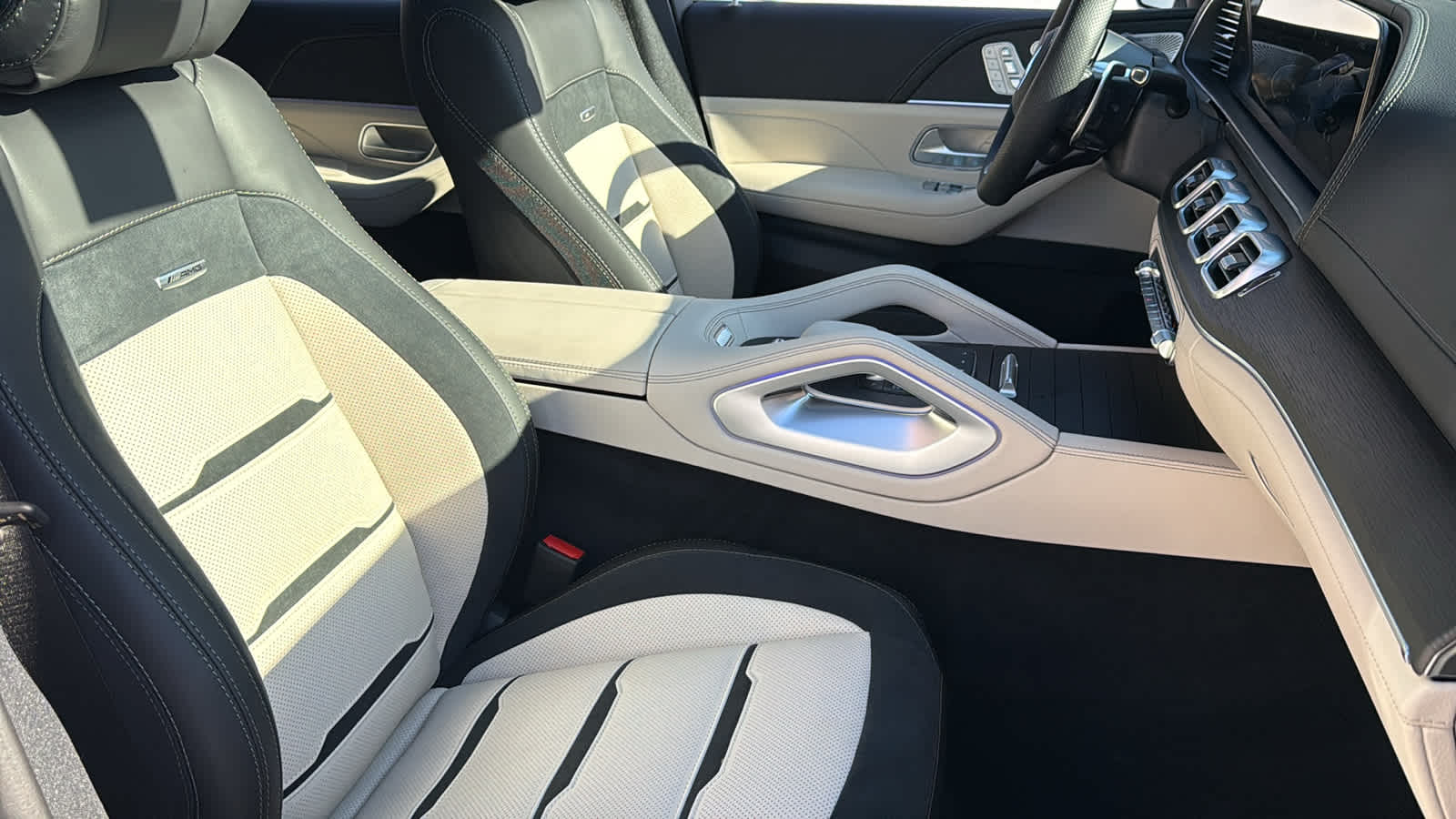 Thumbnail: 2026 Mercedes-Benz GLE - 35