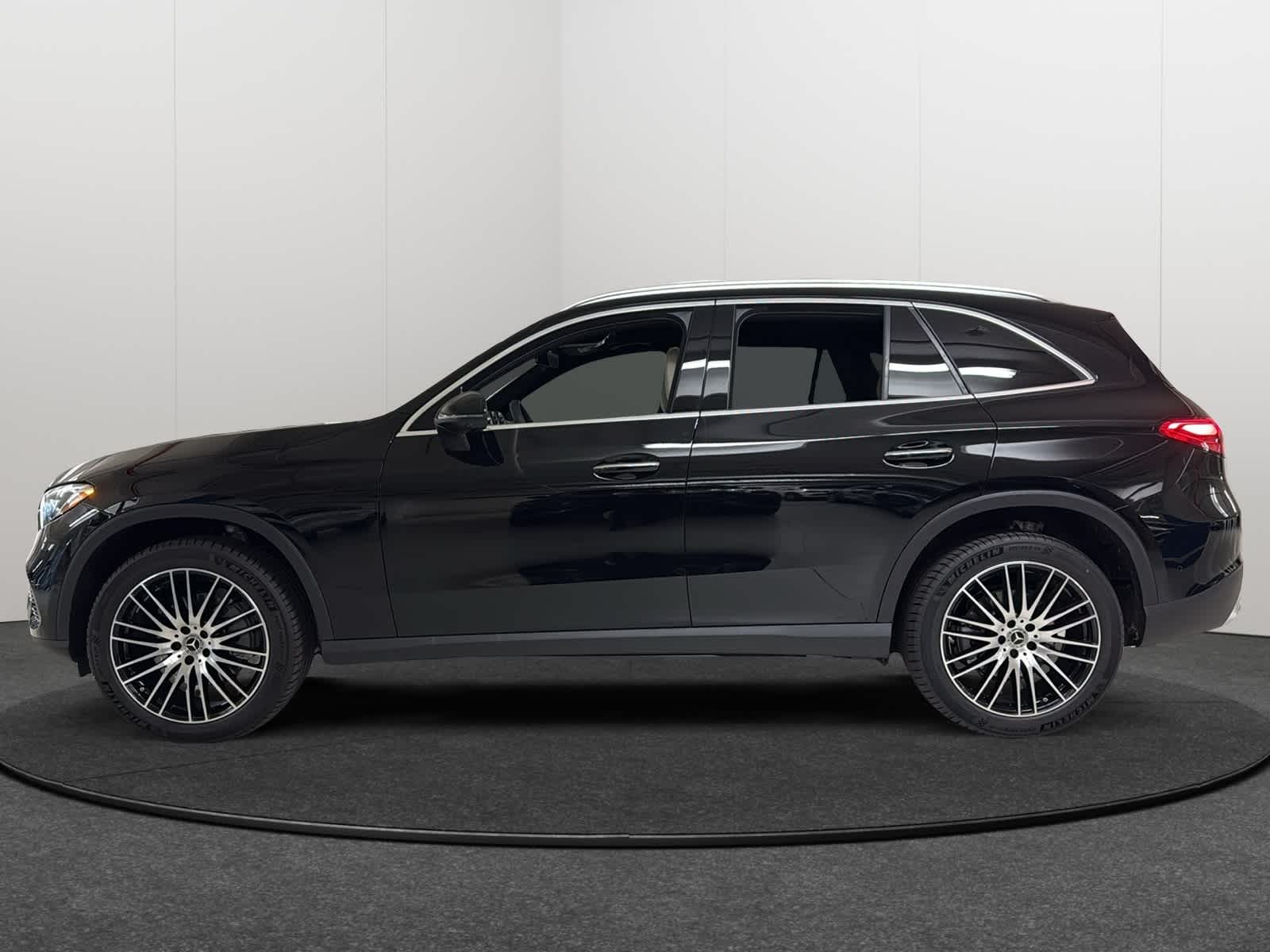 Thumbnail: 2026 Mercedes-Benz GLC - 3