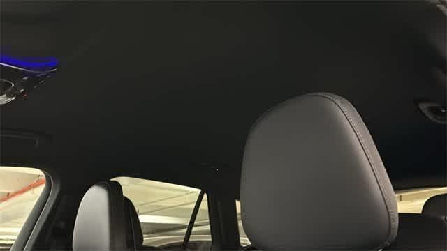 Thumbnail: 2025 Mercedes-Benz GLC - 22