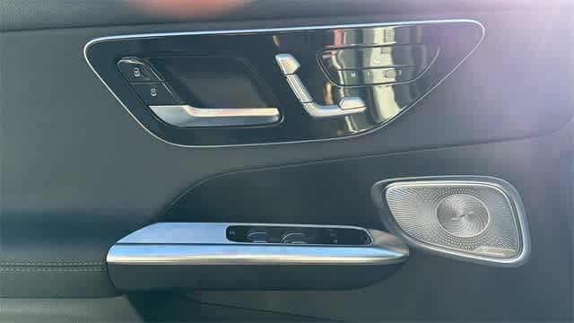 Thumbnail: 2025 Mercedes-Benz GLC - 16