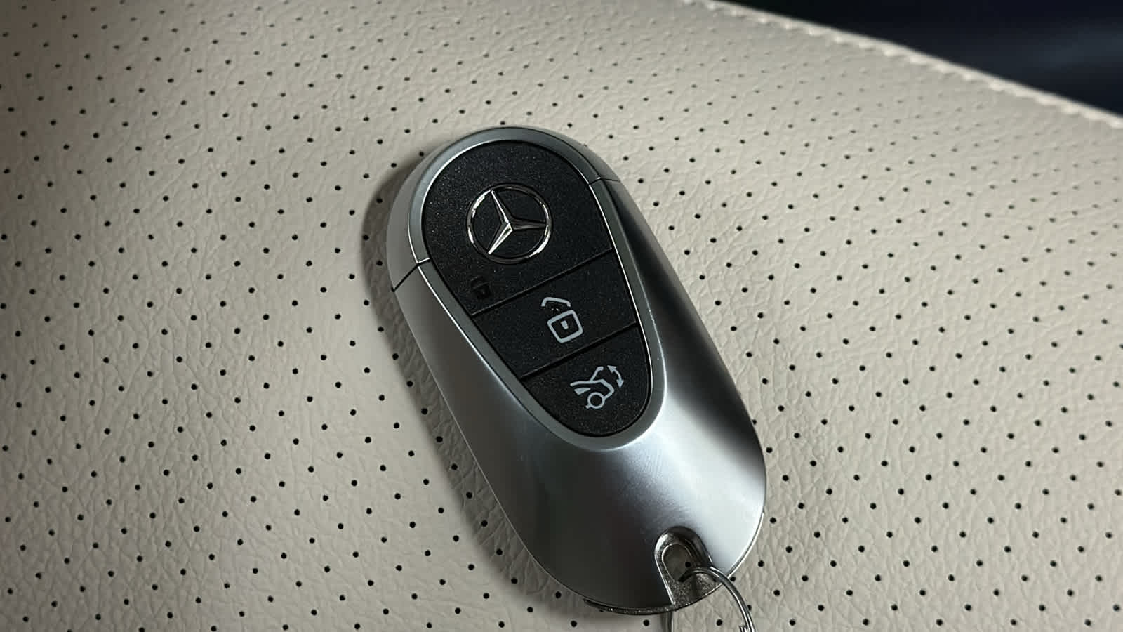 Thumbnail: 2026 Mercedes-Benz GLC - 38