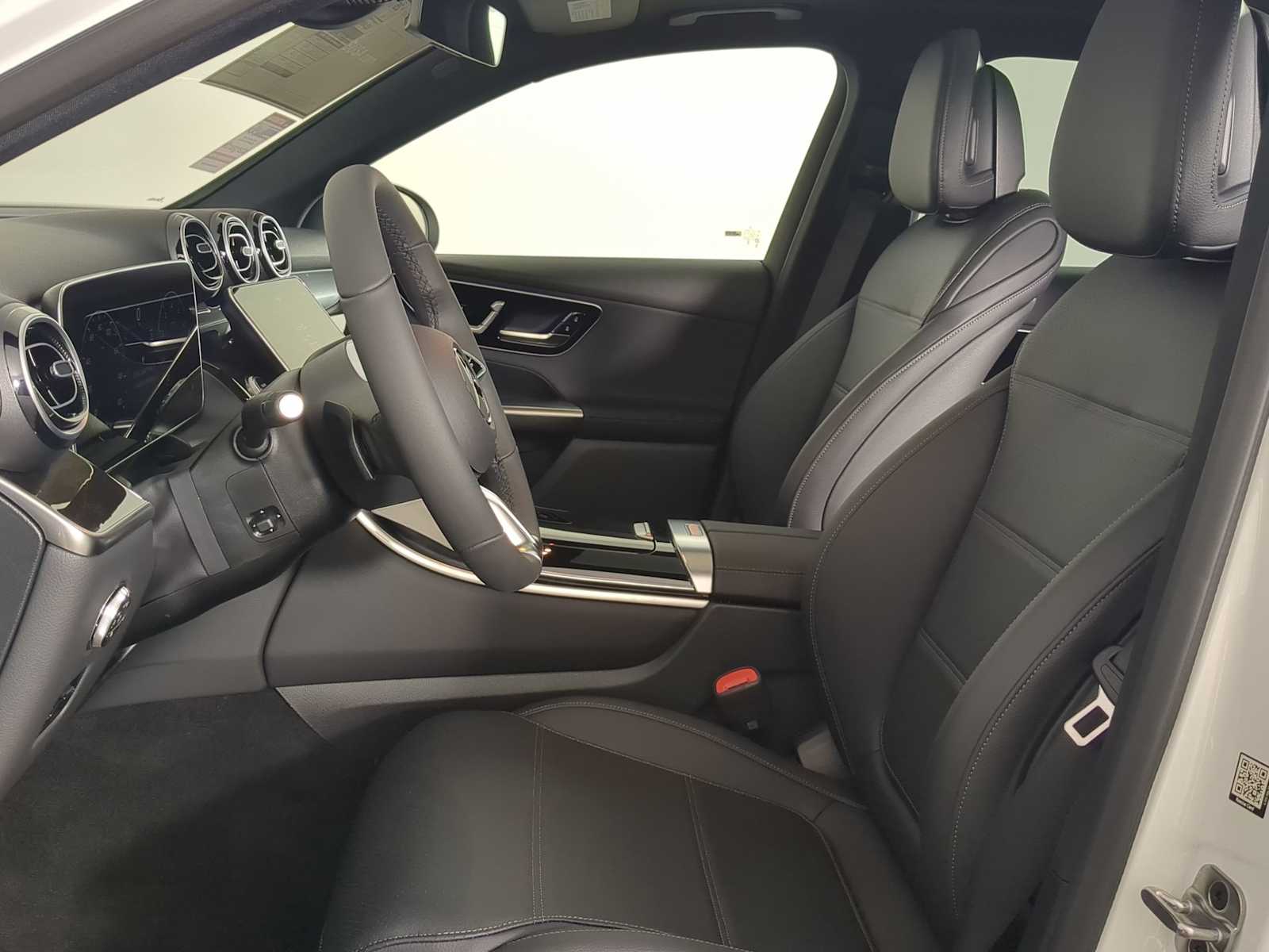 Thumbnail: 2026 Mercedes-Benz GLC - 15