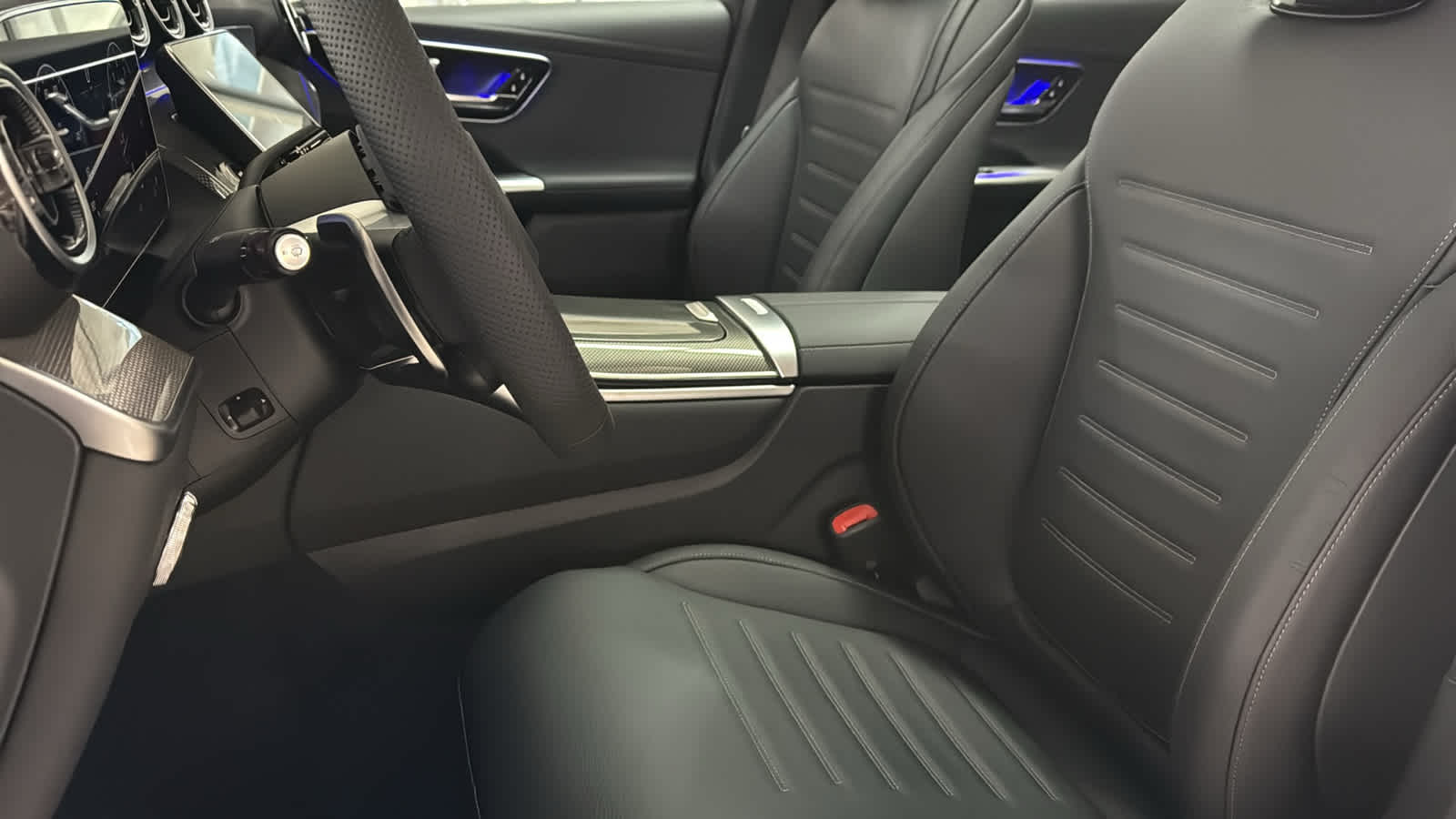 Thumbnail: 2026 Mercedes-Benz GLC - 28