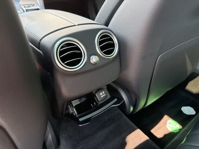 Thumbnail: 2015 Mercedes-Benz C-Class - 31