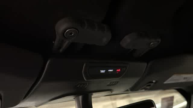 Thumbnail: 2021 Jeep Gladiator - 21