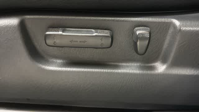 Thumbnail: 2005 Acura MDX - 14