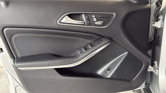 Thumbnail: 2018 Mercedes-Benz GLA - 14