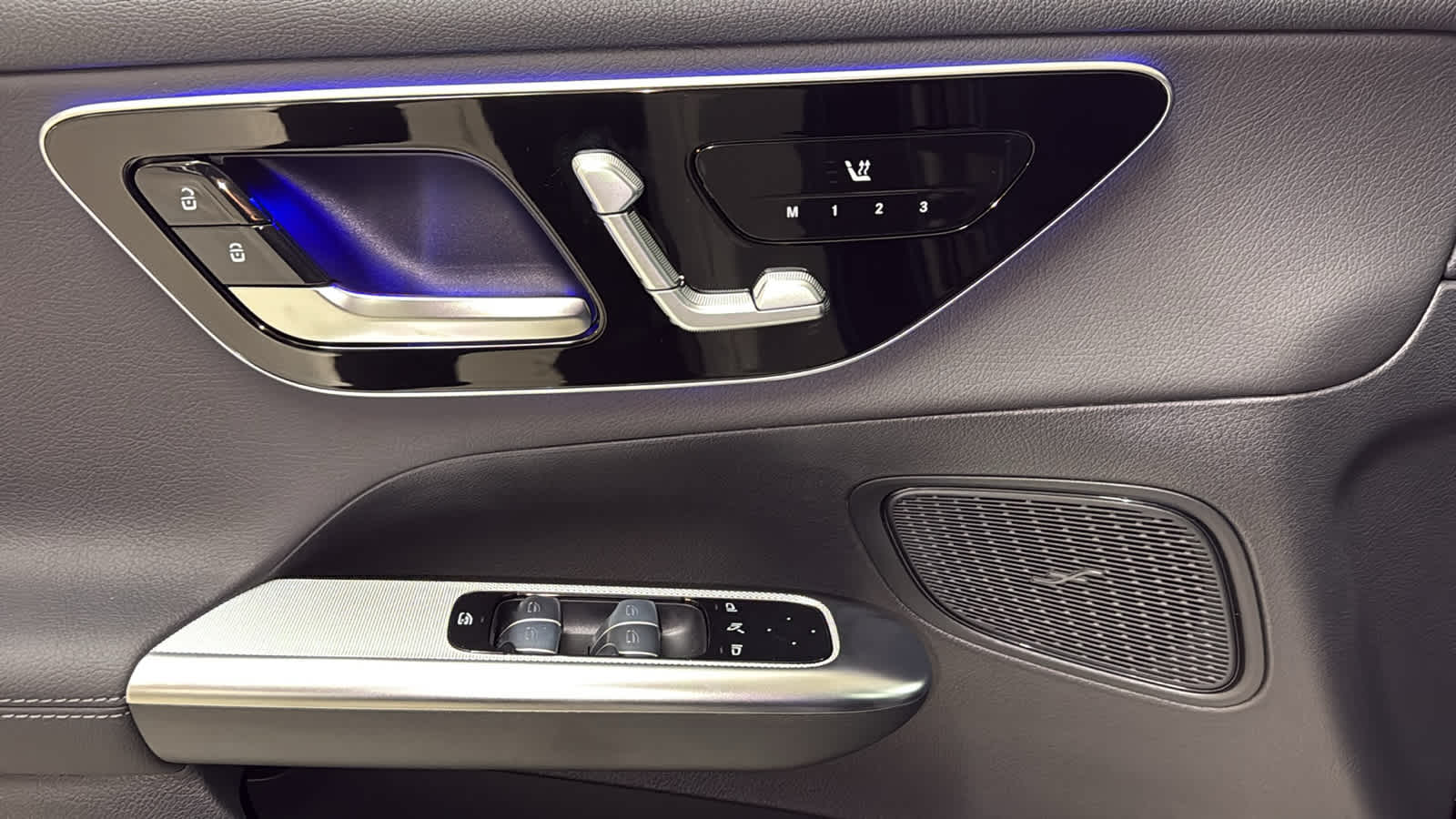 Thumbnail: 2026 Mercedes-Benz GLC - 18