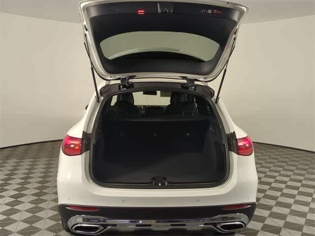 Thumbnail: 2026 Mercedes-Benz GLC - 35