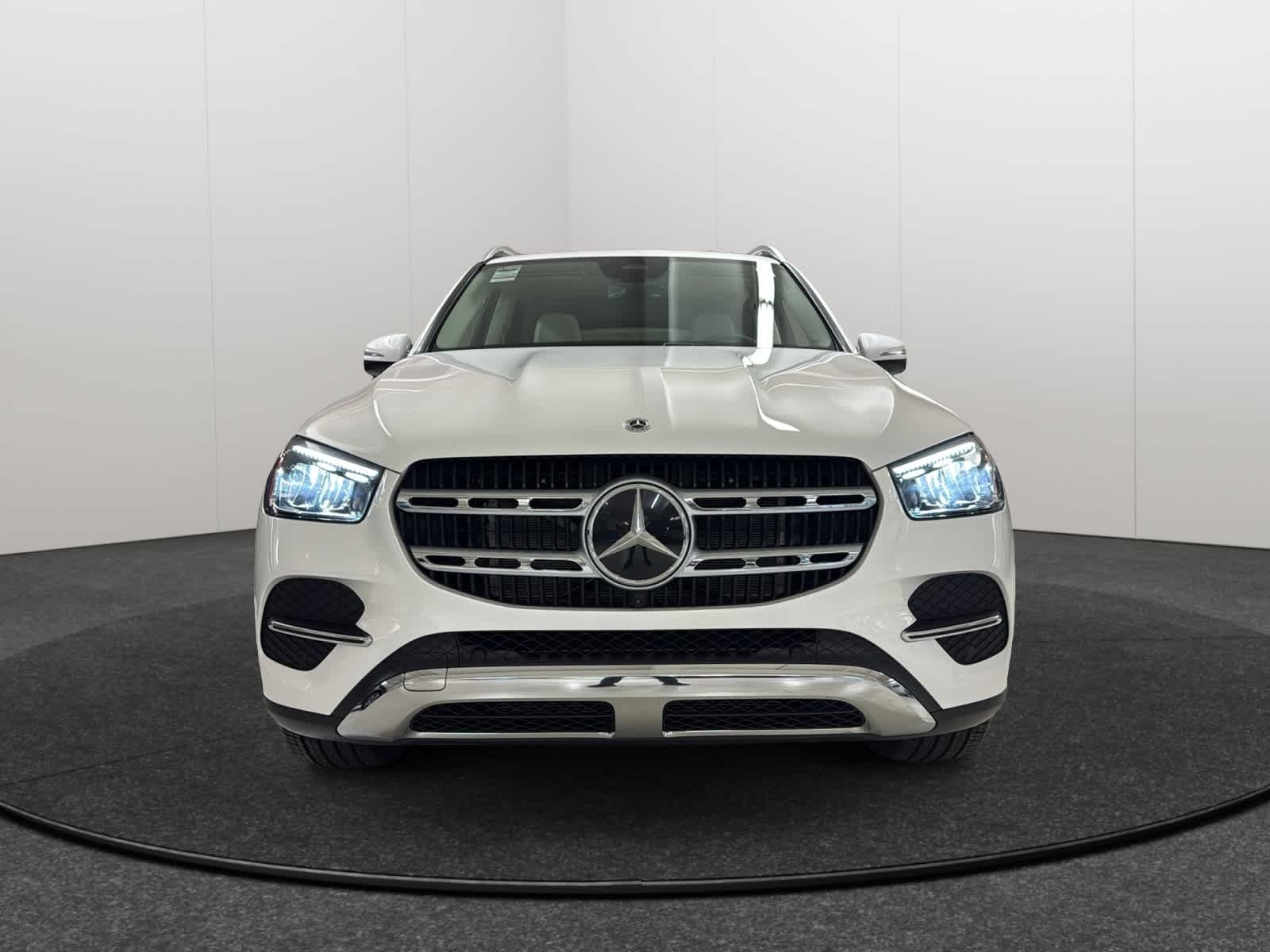 Thumbnail: 2026 Mercedes-Benz GLE - 2