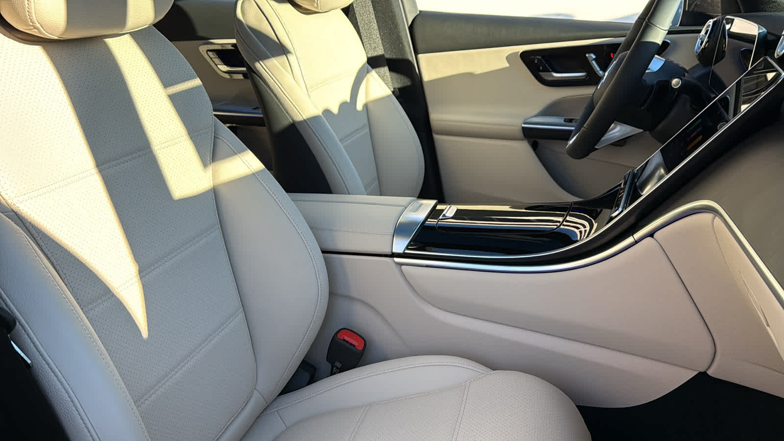 Thumbnail: 2026 Mercedes-Benz GLC - 35