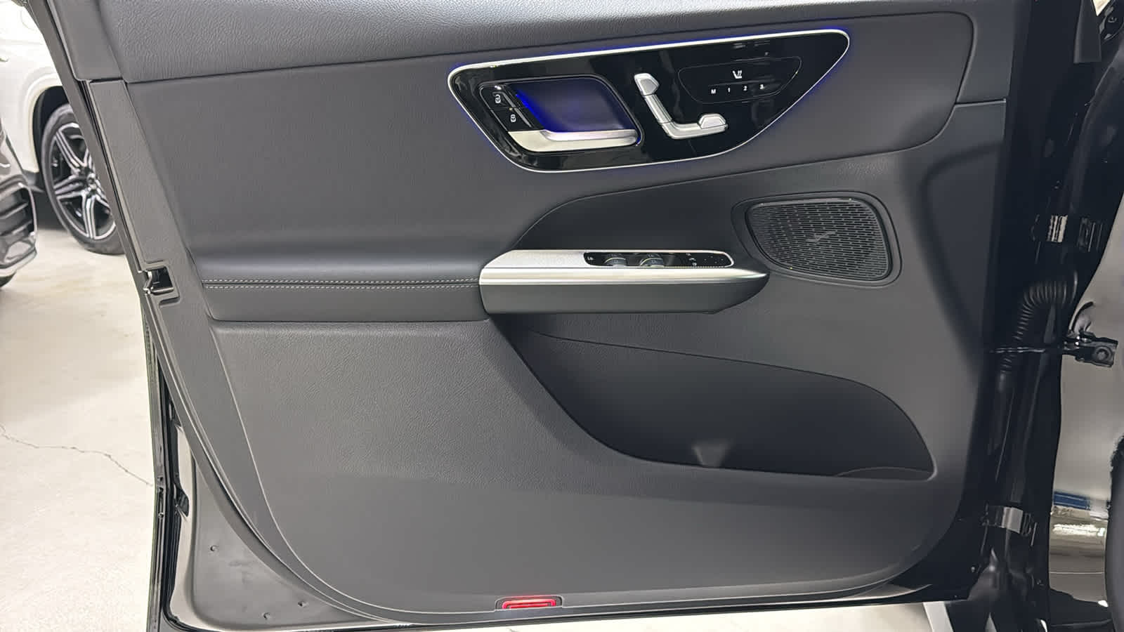 Thumbnail: 2026 Mercedes-Benz GLC - 15