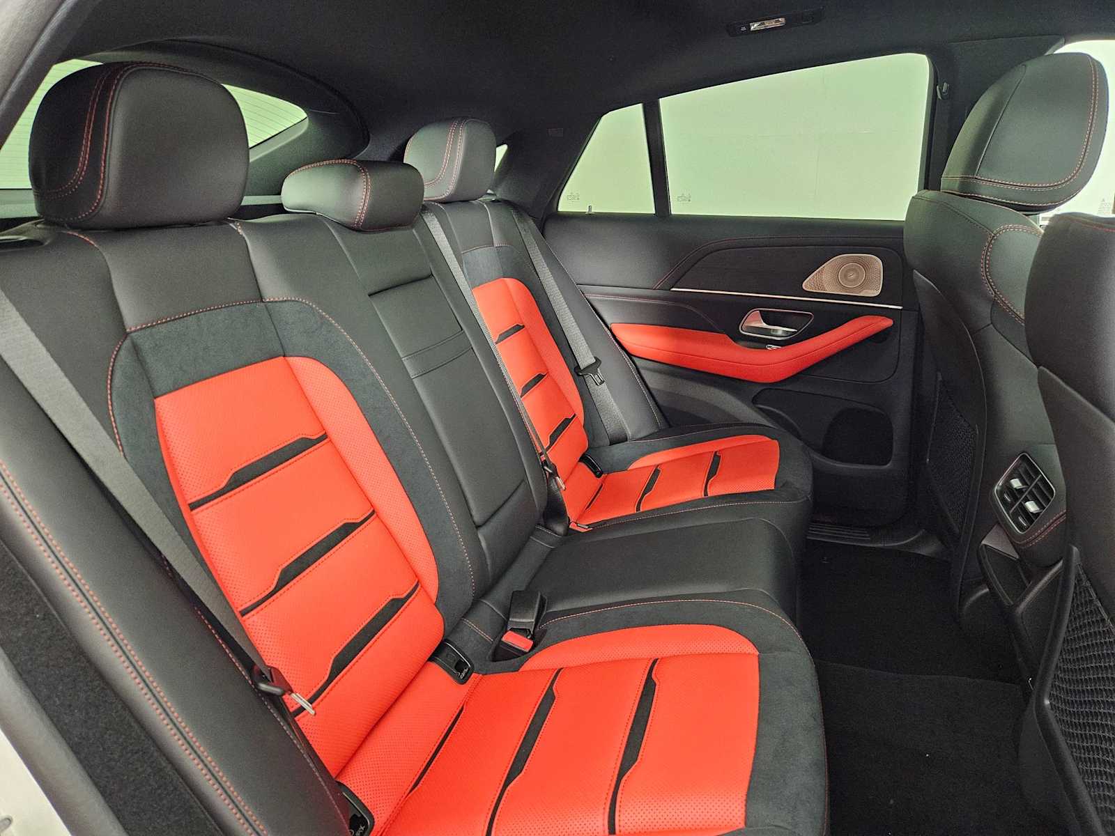 Thumbnail: 2025 Mercedes-Benz GLE - 21