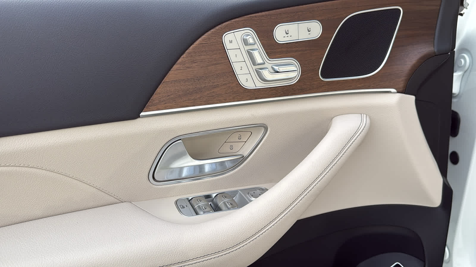 Thumbnail: 2026 Mercedes-Benz GLE - 14