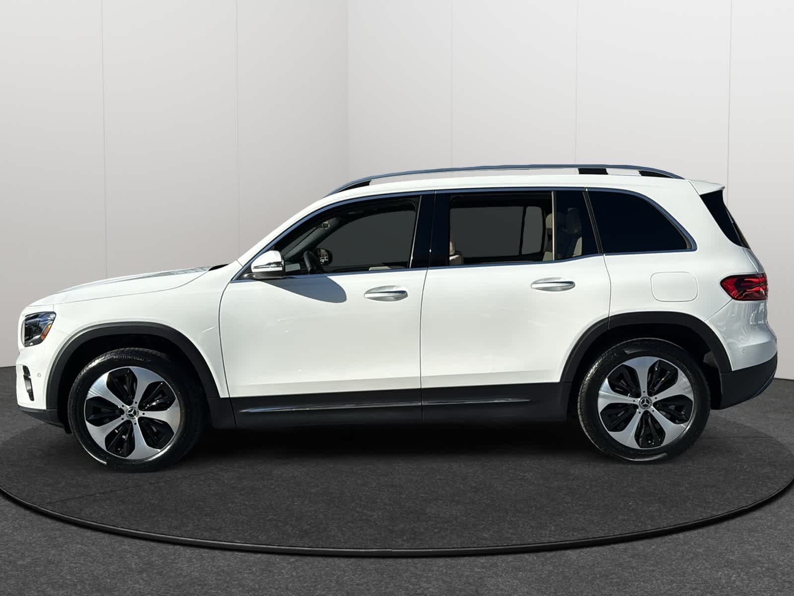 Thumbnail: 2025 Mercedes-Benz GLB - 4