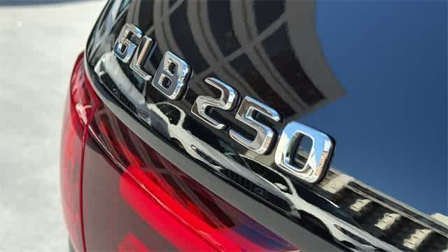 Thumbnail: 2025 Mercedes-Benz GLB - 10