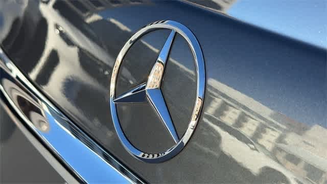 Thumbnail: 2017 Mercedes-Benz E-Class - 9