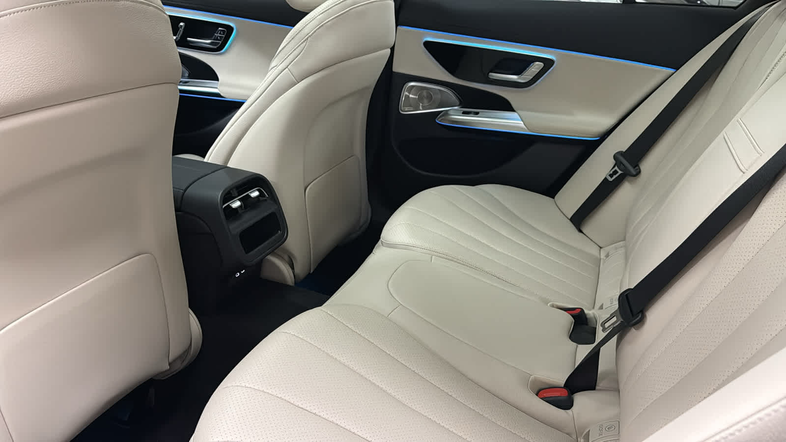 Thumbnail: 2026 Mercedes-Benz E-Class - 30