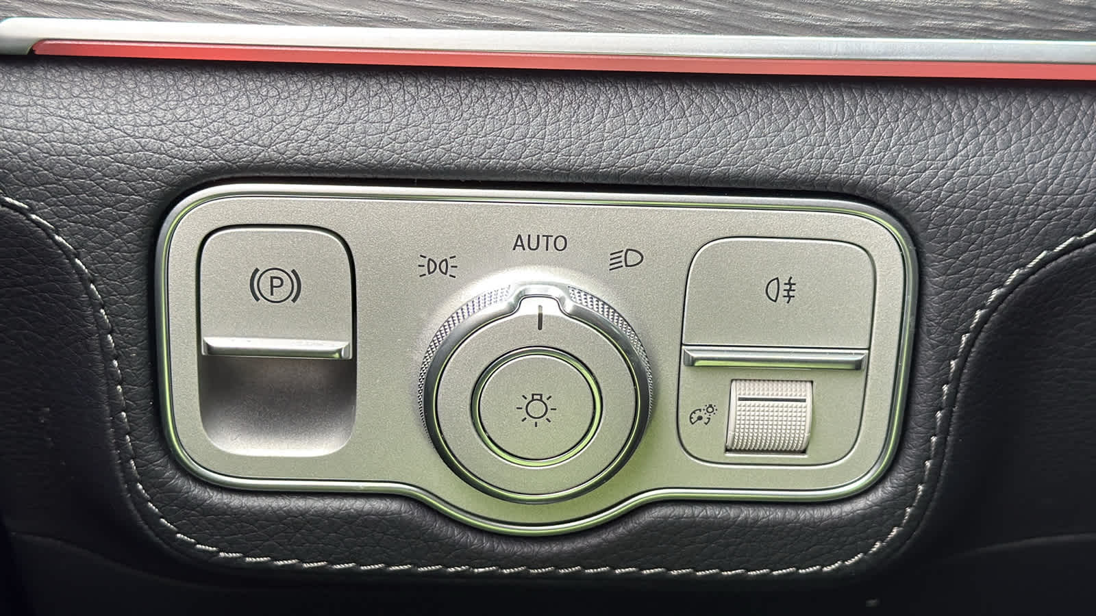 Thumbnail: 2026 Mercedes-Benz GLE - 16