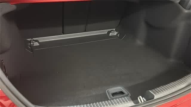 Thumbnail: 2025 Mercedes-Benz C-Class - 31