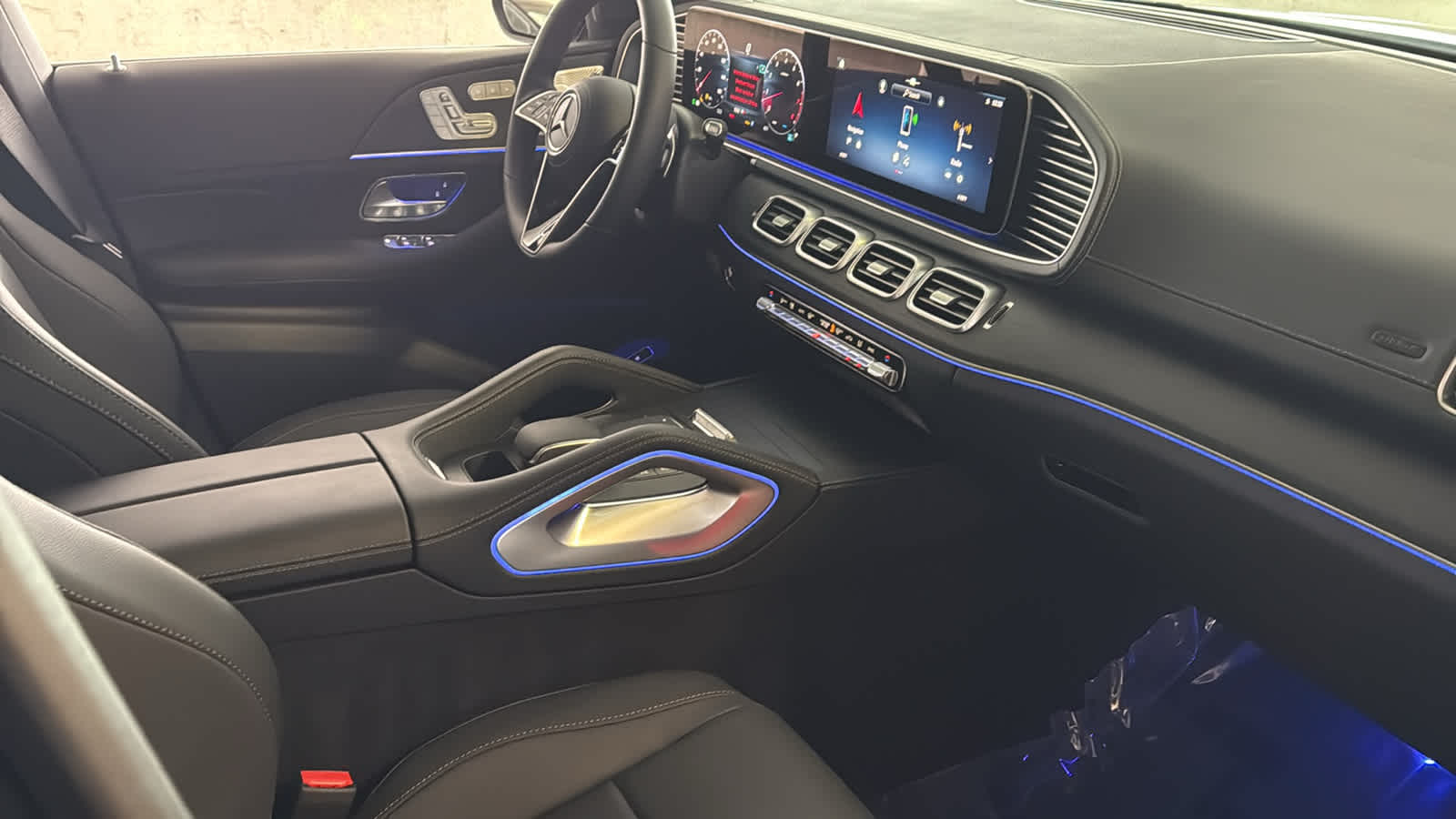 Thumbnail: 2026 Mercedes-Benz GLE - 38