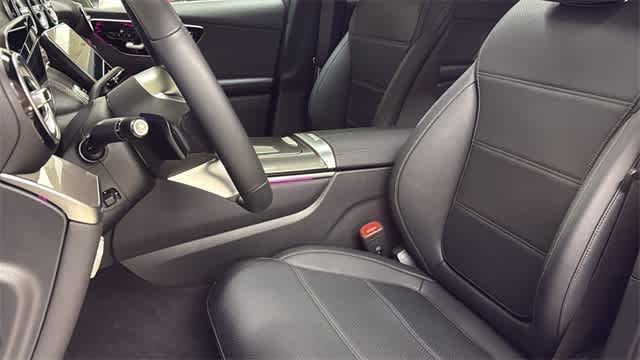 Thumbnail: 2025 Mercedes-Benz GLC - 26