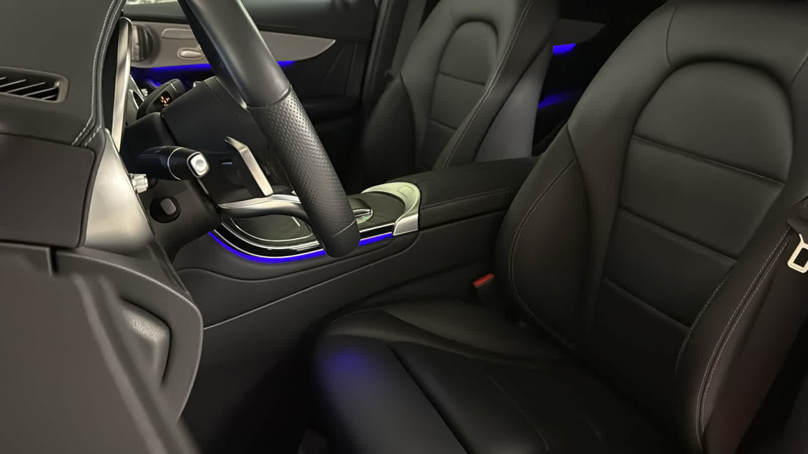 Thumbnail: 2023 Mercedes-Benz GLC - 28