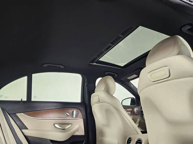 Thumbnail: 2018 Mercedes-Benz E-Class - 22