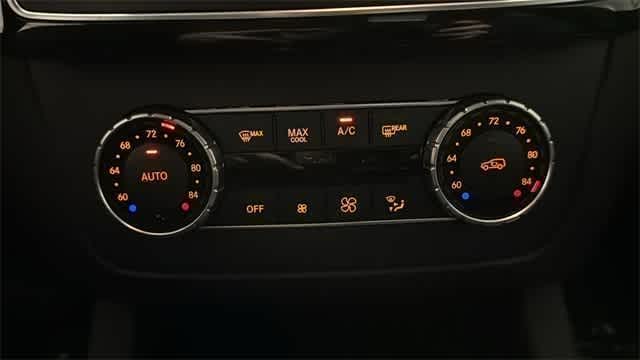 Thumbnail: 2016 Mercedes-Benz GLE - 23