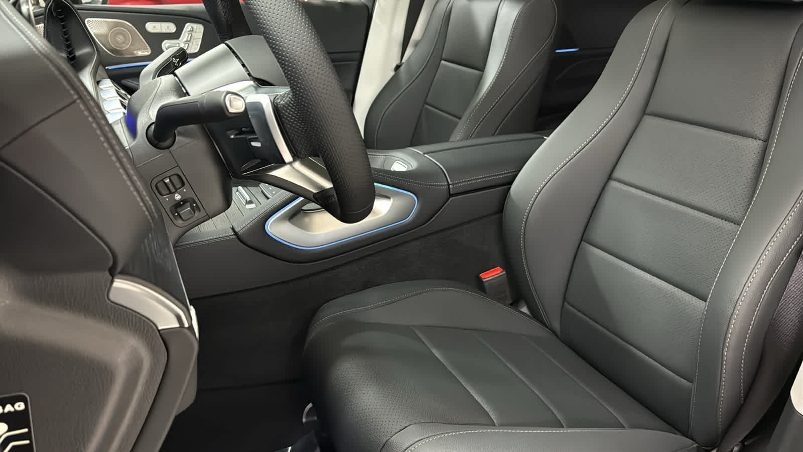 Thumbnail: 2026 Mercedes-Benz GLS - 28