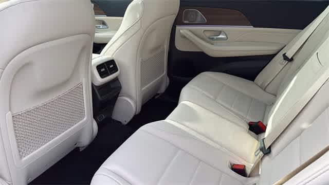 Thumbnail: 2026 Mercedes-Benz GLE - 30