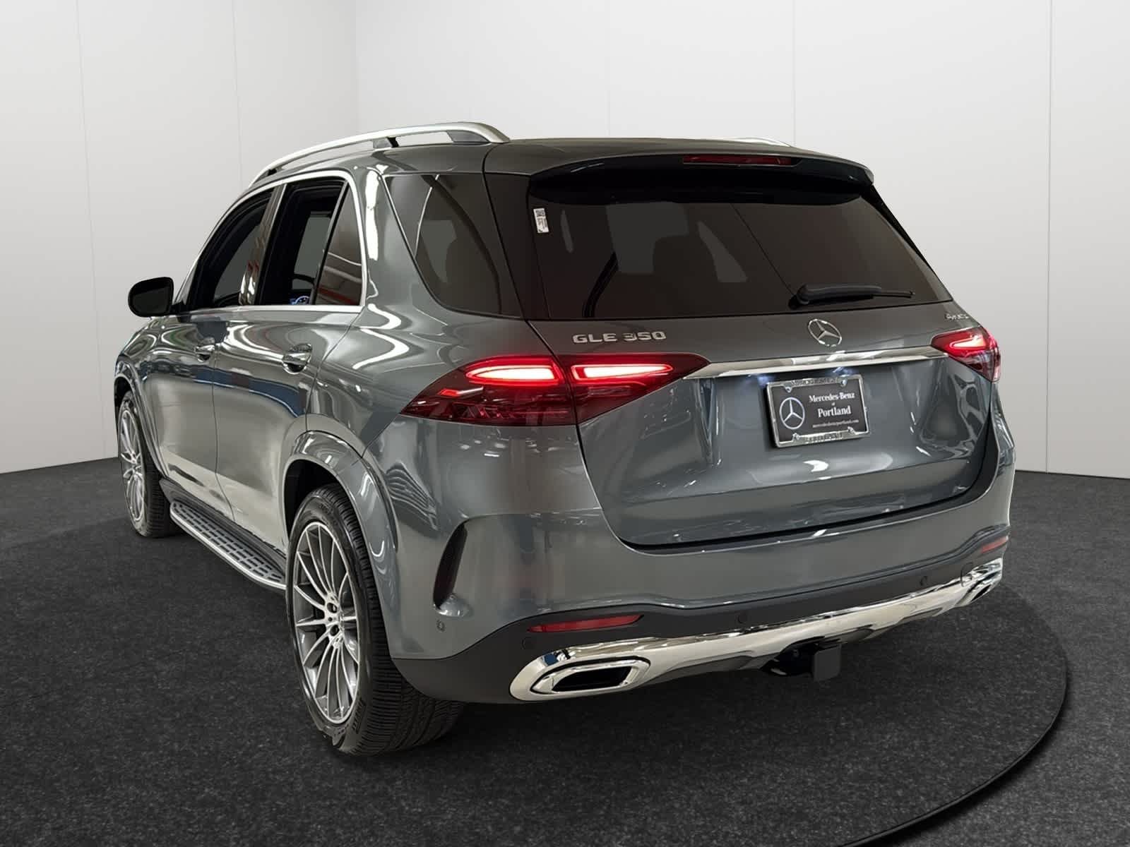 Thumbnail: 2026 Mercedes-Benz GLE - 6