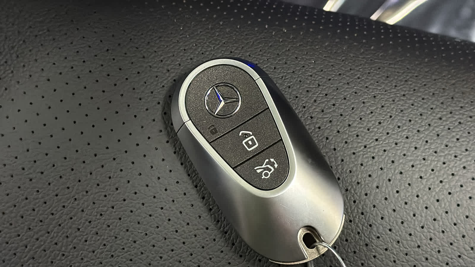 Thumbnail: 2026 Mercedes-Benz GLC - 38