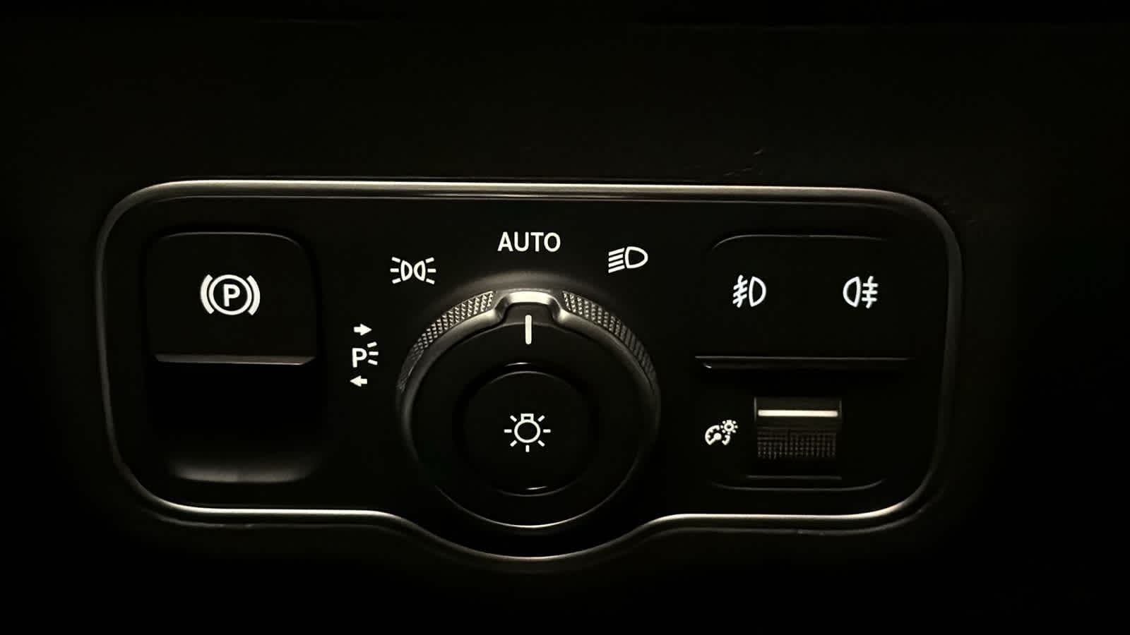 Thumbnail: 2026 Mercedes-Benz GLB - 19