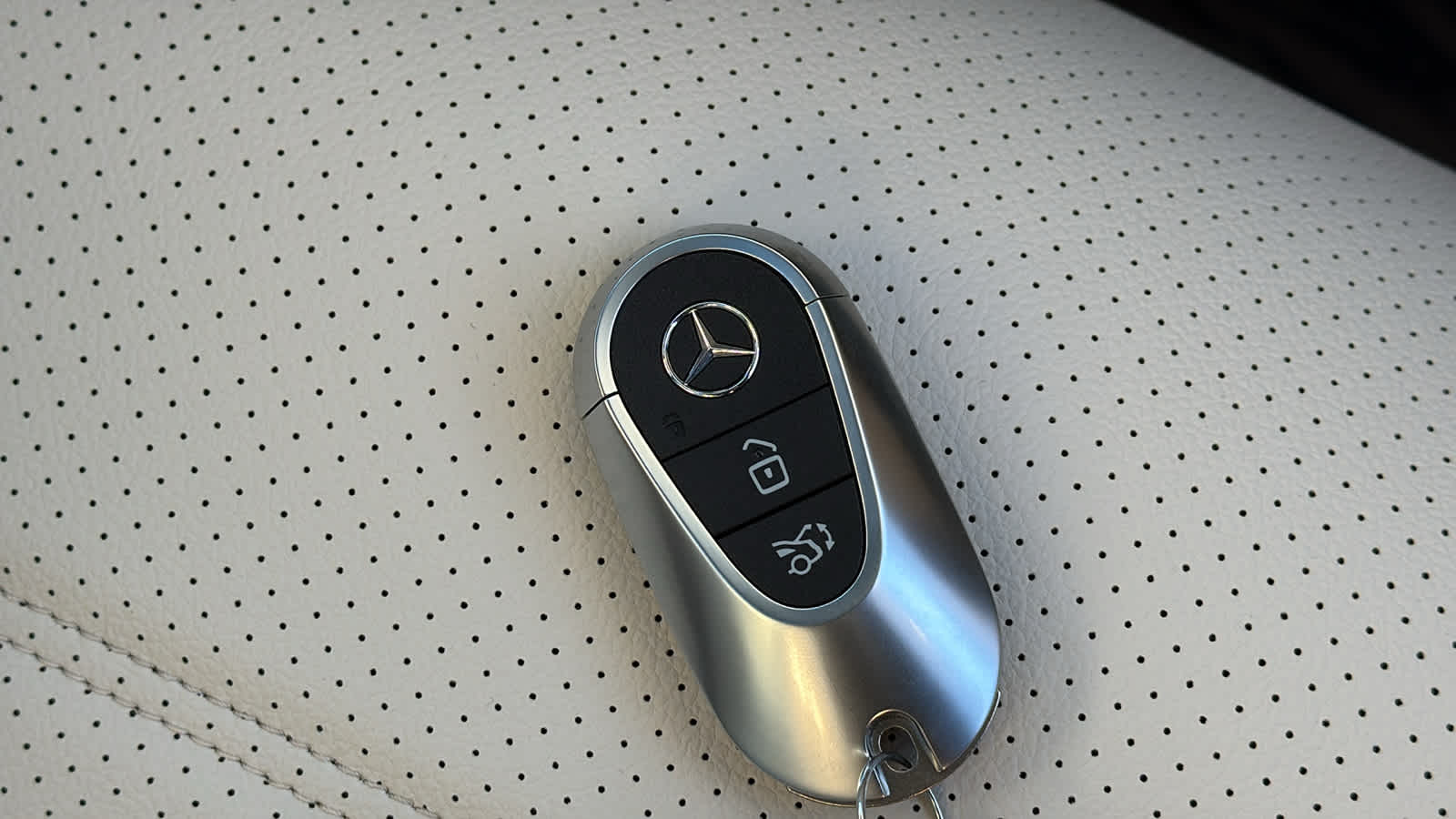 Thumbnail: 2026 Mercedes-Benz GLC - 37