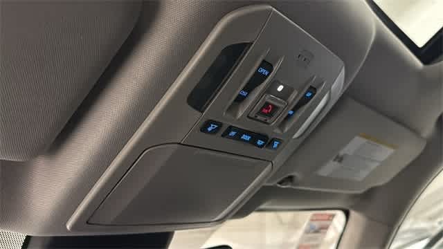 Thumbnail: 2022 Toyota Highlander - 23