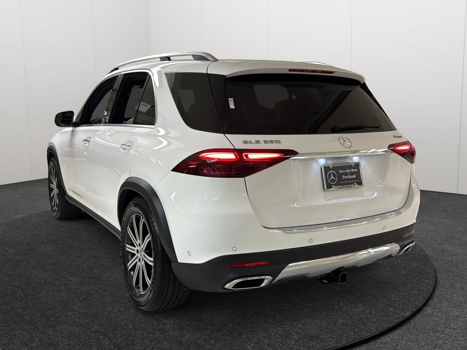 Thumbnail: 2026 Mercedes-Benz GLE - 5