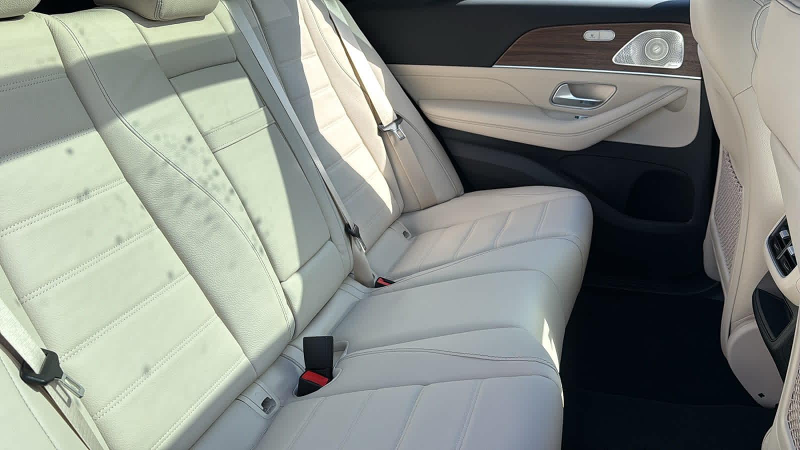 Thumbnail: 2026 Mercedes-Benz GLE - 36