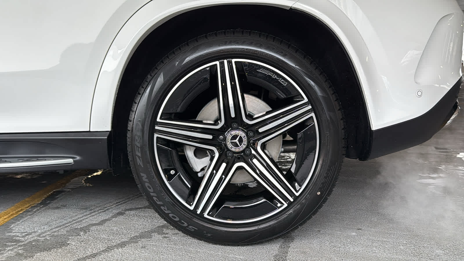 Thumbnail: 2026 Mercedes-Benz GLE - 13