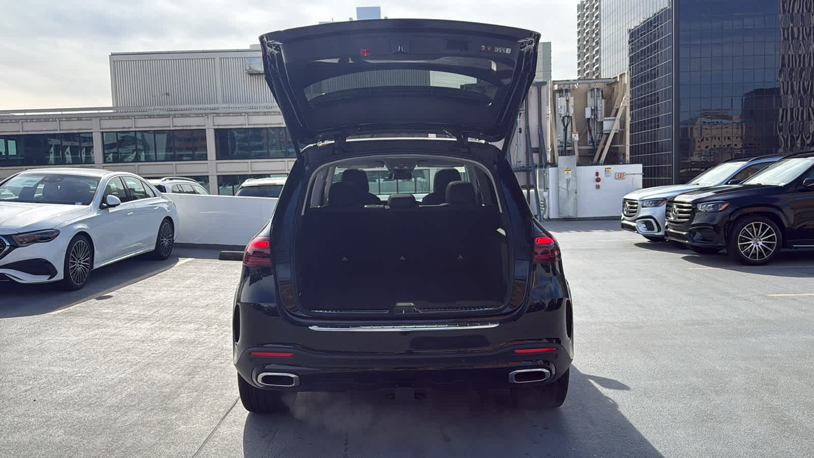 Thumbnail: 2026 Mercedes-Benz GLE - 9