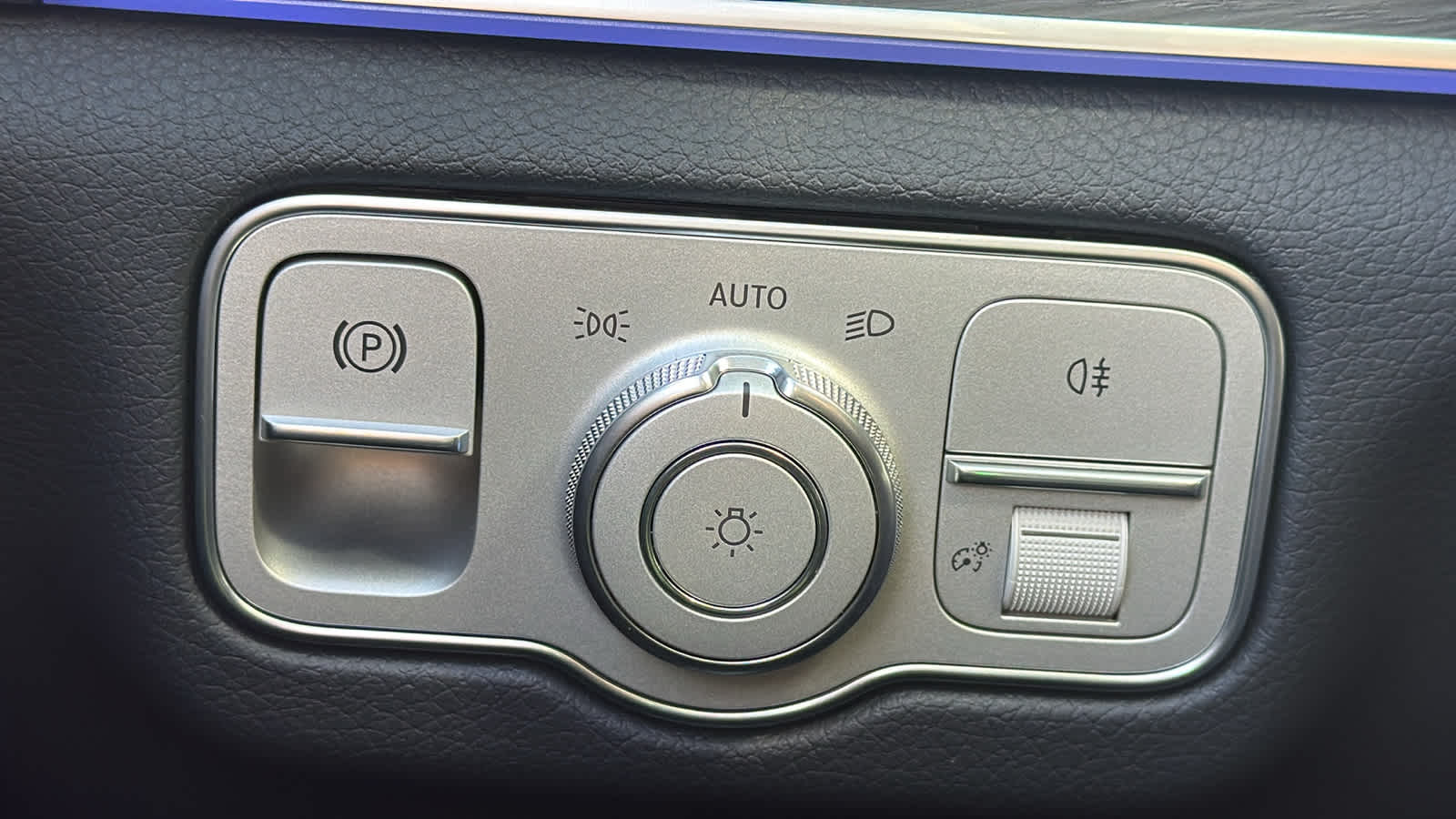 Thumbnail: 2026 Mercedes-Benz GLE - 19