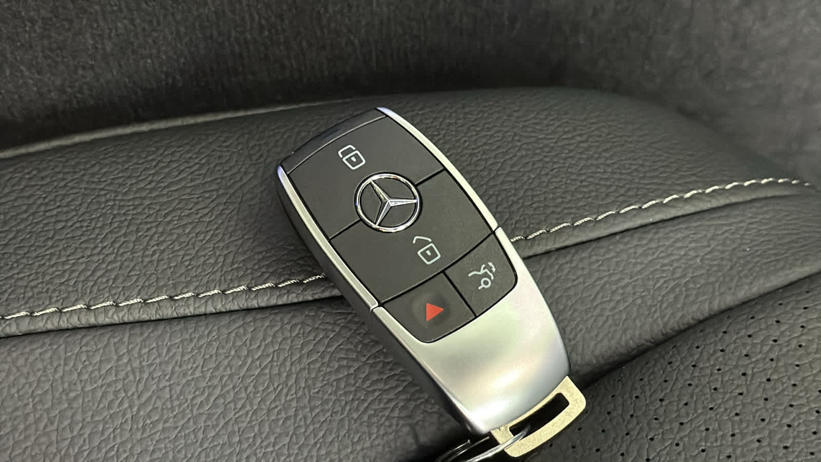 Thumbnail: 2026 Mercedes-Benz GLS - 37