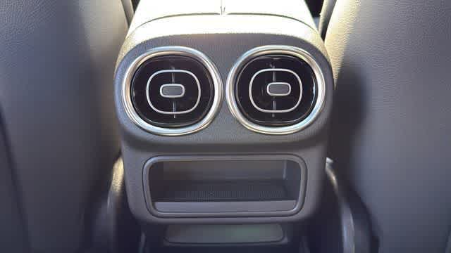 Thumbnail: 2025 Mercedes-Benz GLC - 27