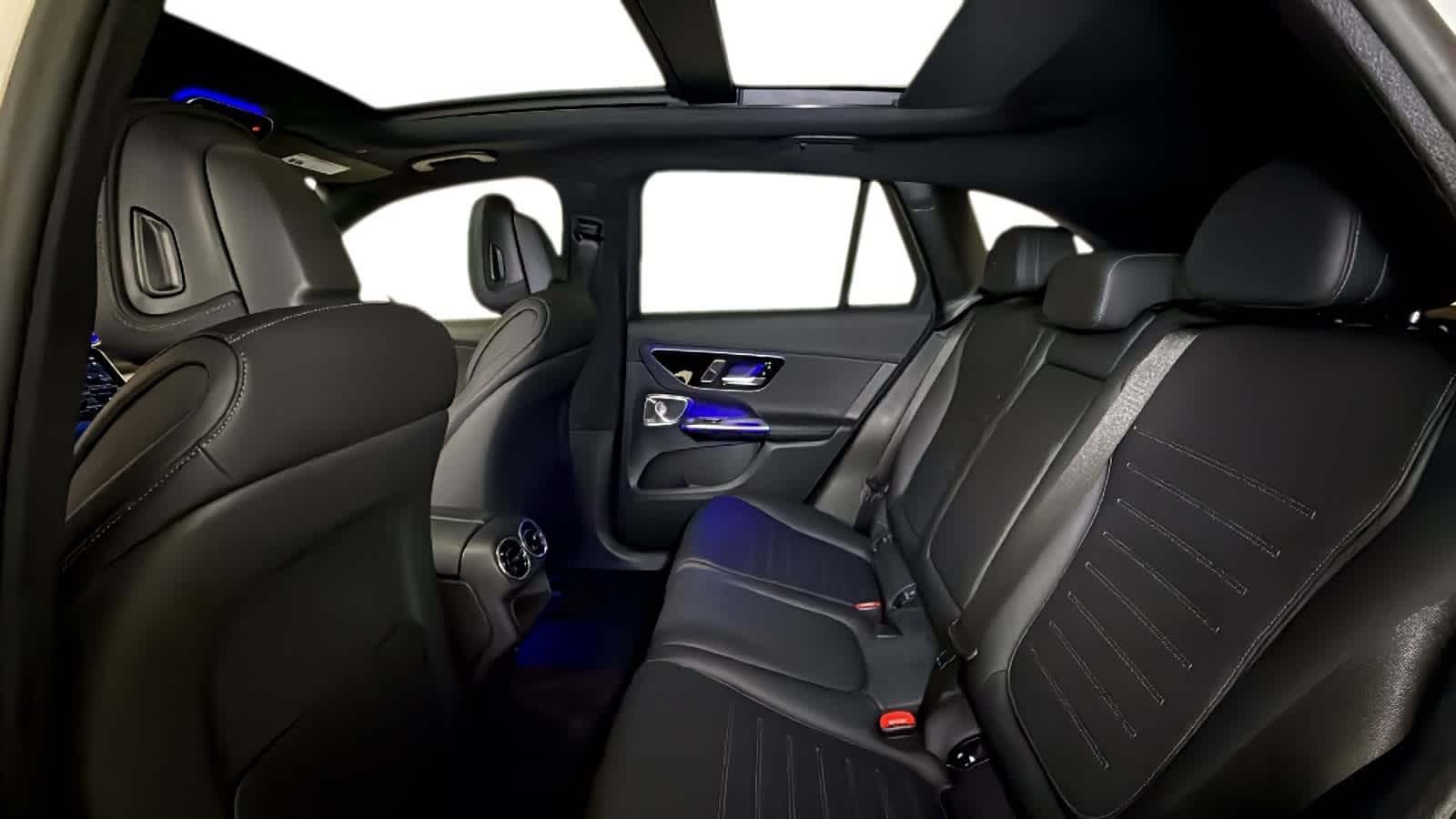 Thumbnail: 2023 Mercedes-Benz GLC - 6