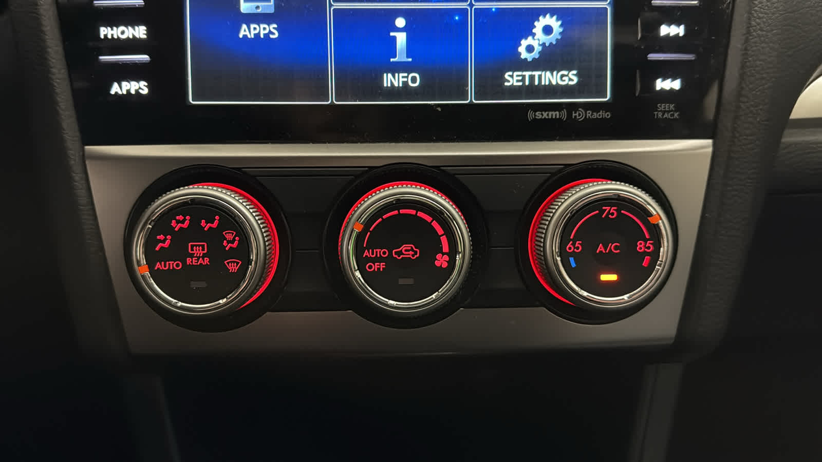 Thumbnail: 2015 Subaru XV Crosstrek - 21