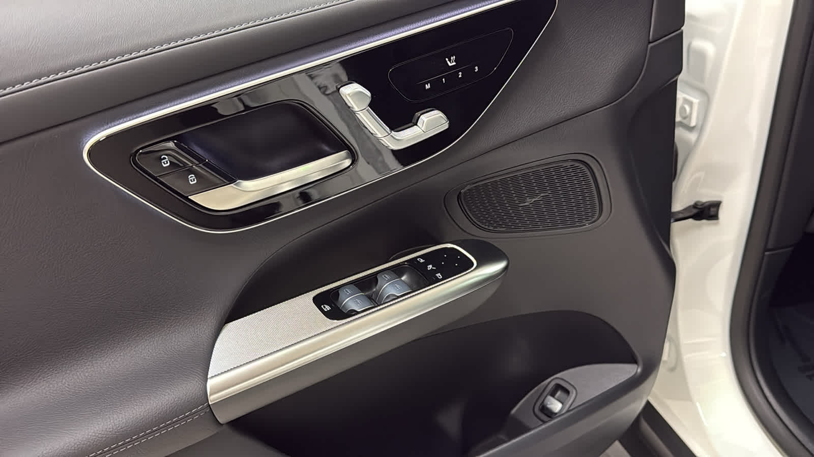 Thumbnail: 2026 Mercedes-Benz GLC - 17