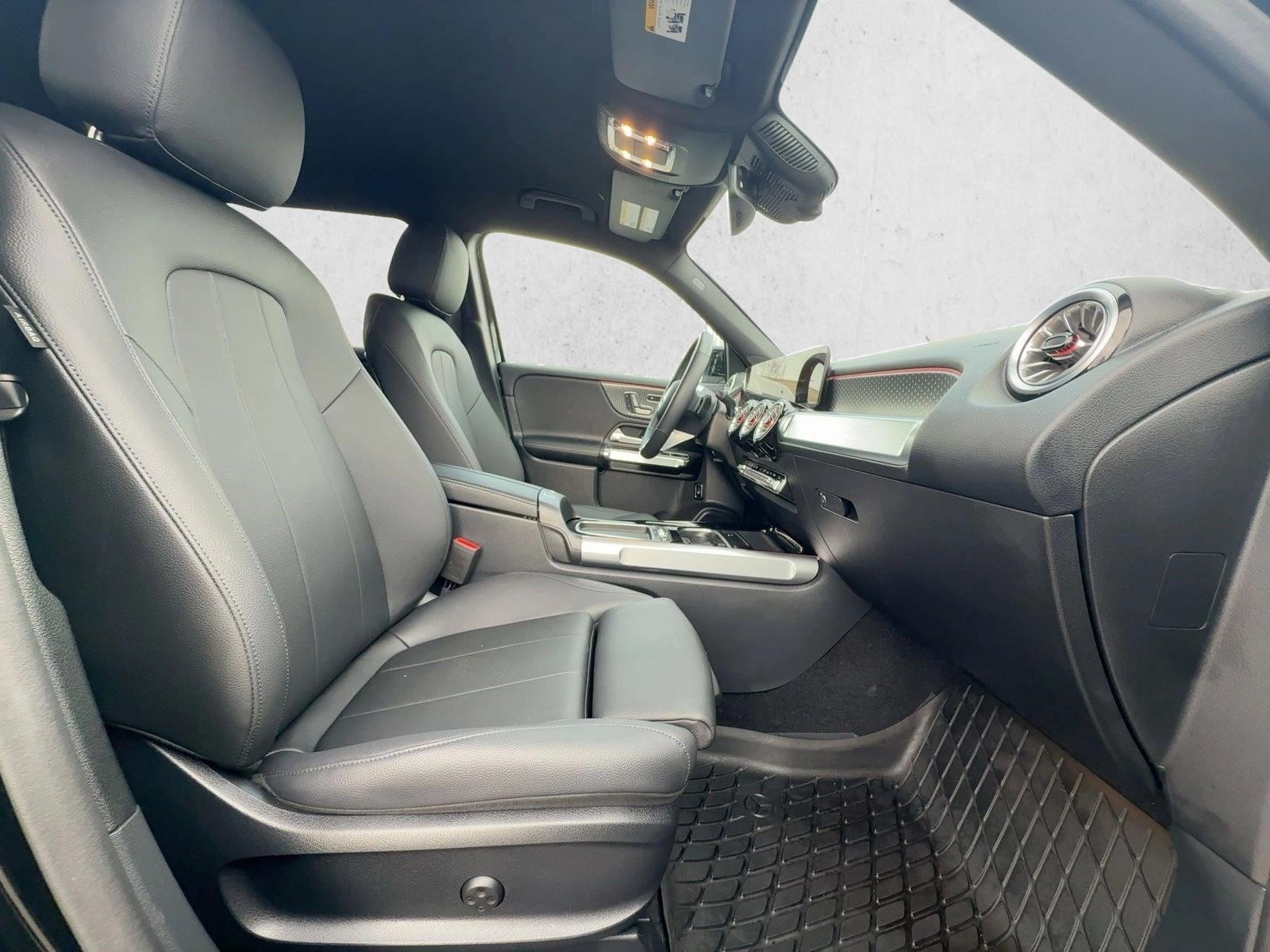 2025 Mercedes-Benz GLB Base - Photo 21