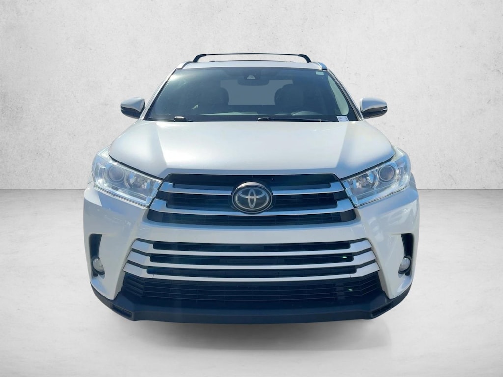 Used 2017 Toyota Highlander XLE V6 SUV