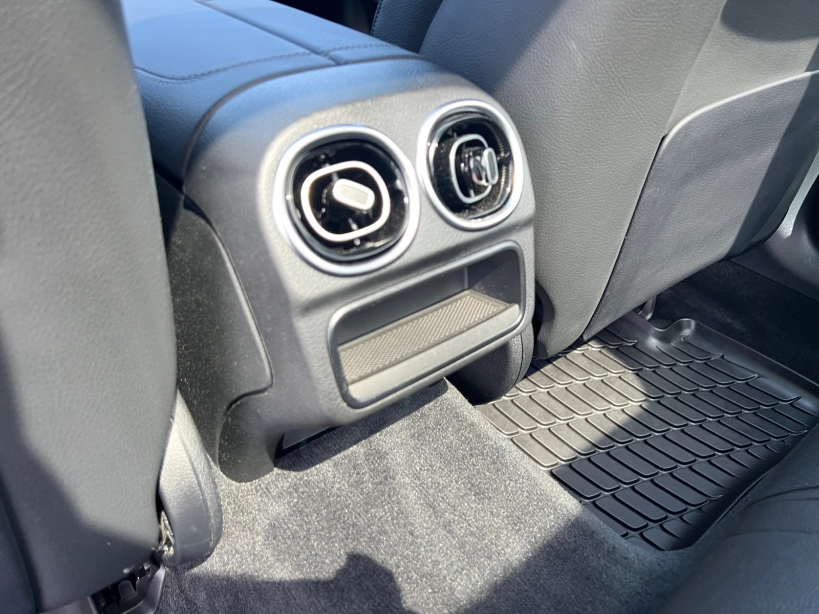 2026 Mercedes-Benz C-Class Sedan C 300 - Photo 21